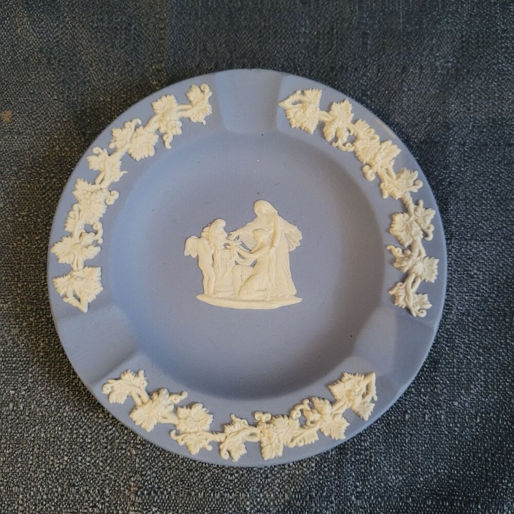Wedgwood Blue Jasperware Ashtray Vintage Made In England Floral Relief Design 4.